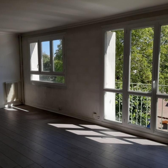  STEPHANE BLOT TRANSACTION : Apartment | CAEN (14000) | 74 m2 | 700 € 