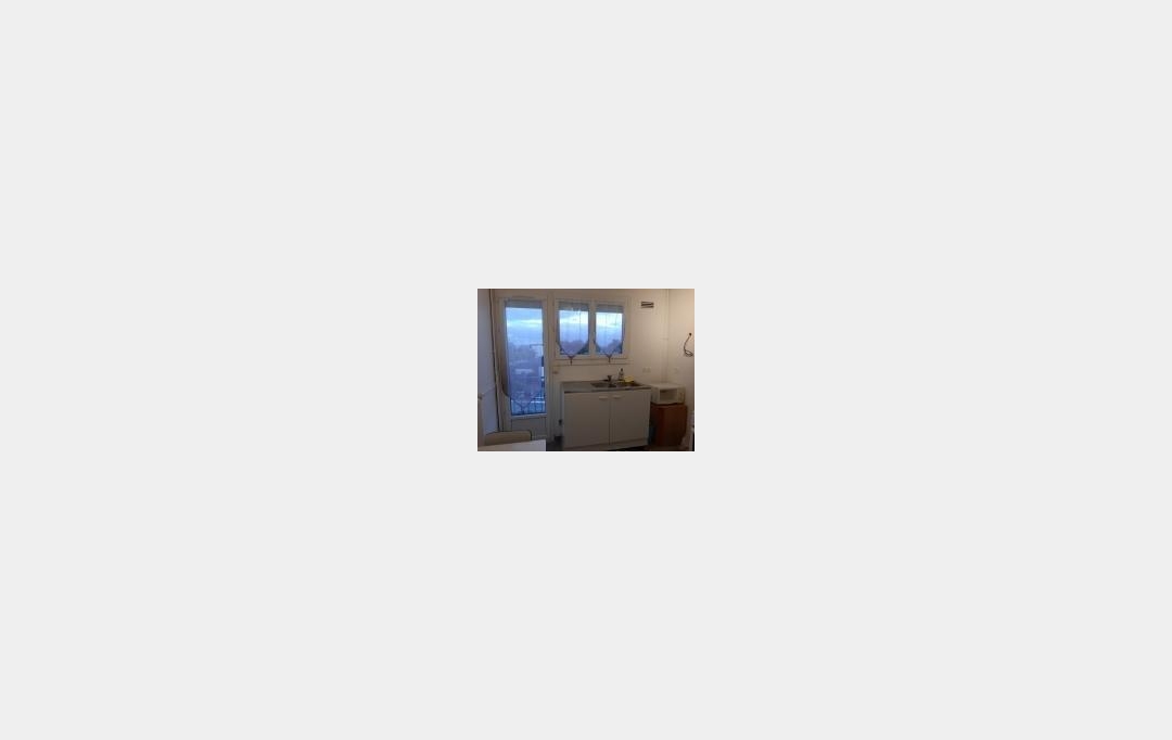 STEPHANE BLOT TRANSACTION : Appartement | IFS (14123) | 69 m2 | 840 € 